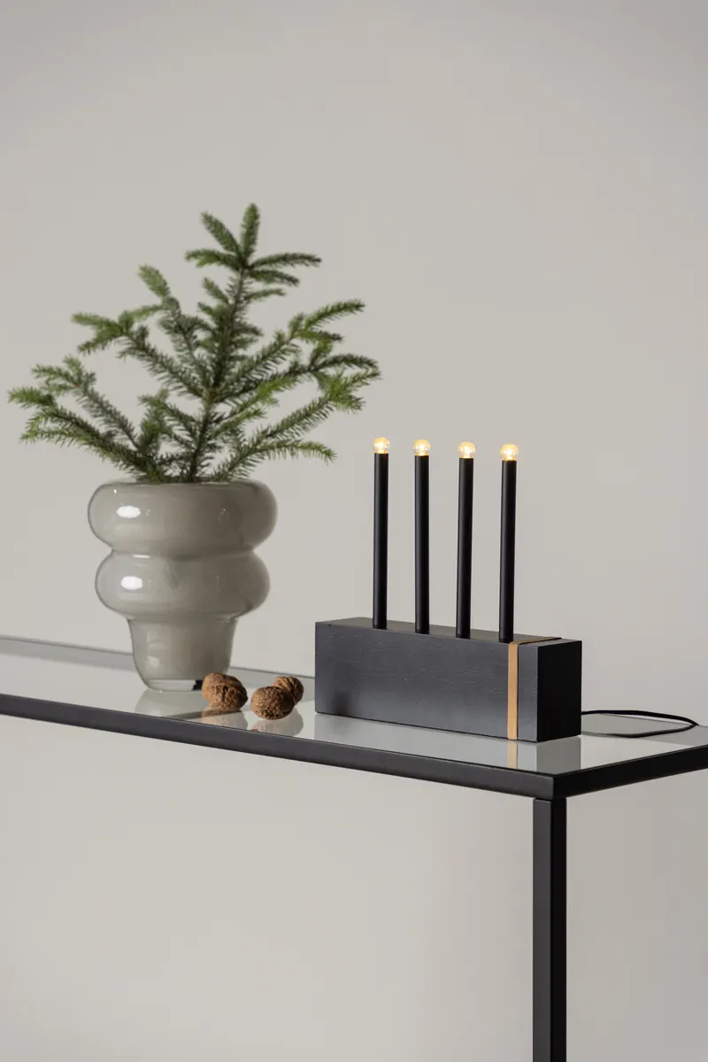 Fjällberget Weihnachtsbeleuchtung, Adventsleuchter mit vier Lichtern, im Wohnraum, Ansicht 3