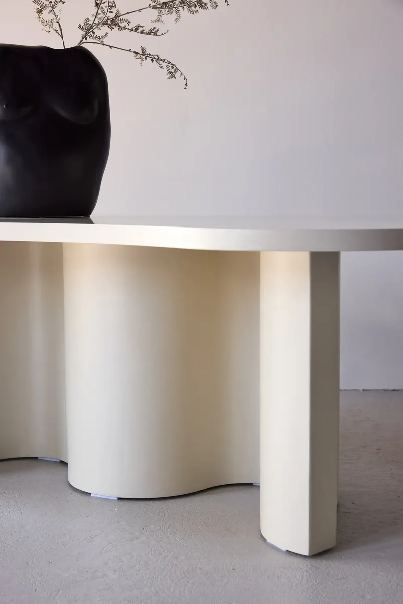 Flow Couchtisch mit Wellenfuß, im Wohnraum, Ansicht 3