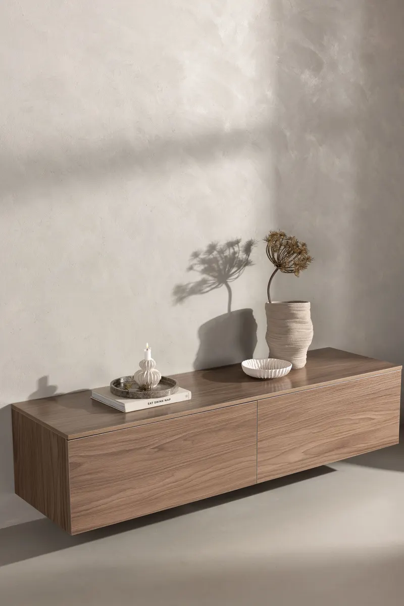 Frihamn flache Kommode in 45 × 35 × 160 cm, Walnuss, im Wohnraum, Ansicht 1