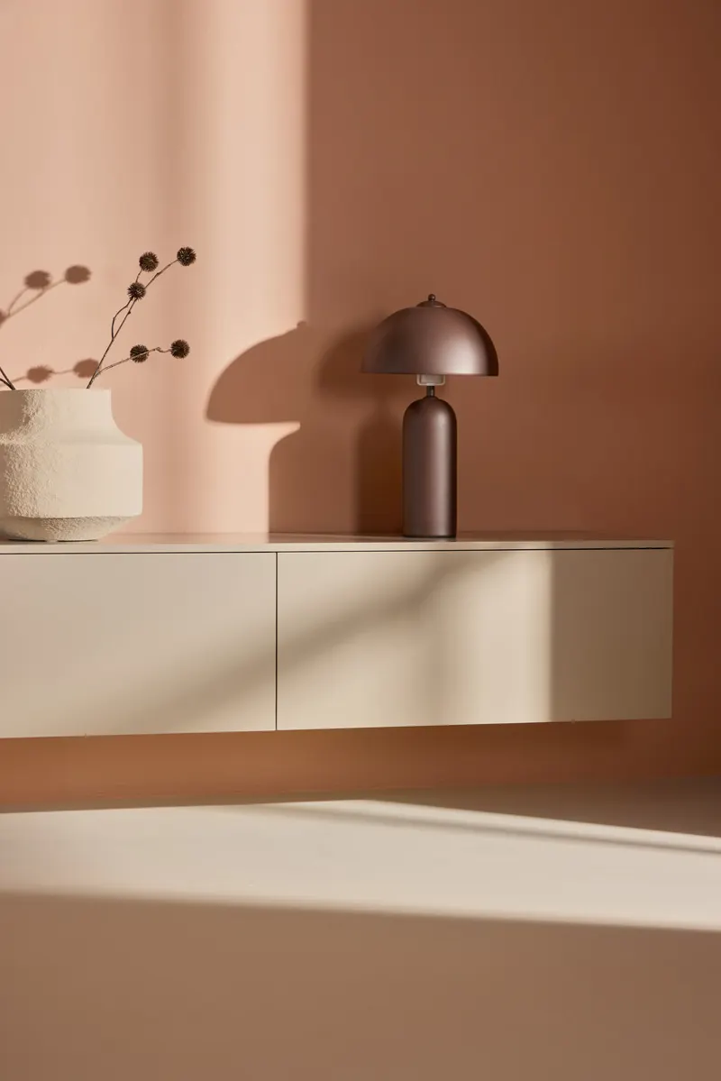 Frihamn flache Kommode in 45 × 35 × 160 cm, Beige, im Wohnraum, Ansicht 2