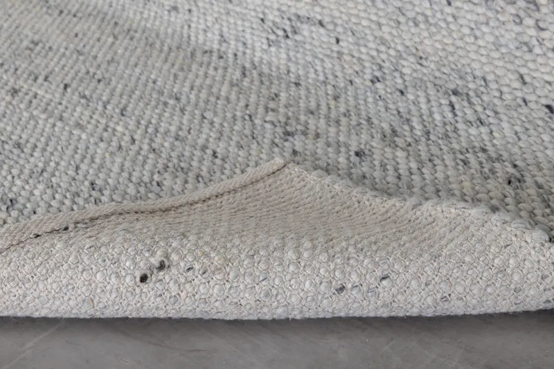 Ganga Wollteppich, handgewebt mit gesprenkeltem Muster in 300 × 200 cm, im Wohnraum, Ansicht 4