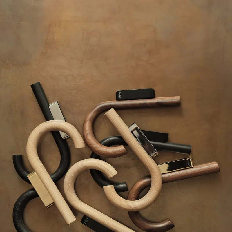 Gejst Hook Garderobenhaken aus Walnussholz und Stahl, Walnuss / Chrom, Tiefe 12,8 × Breite 2 × Höhe 19 cm, Ansicht 4