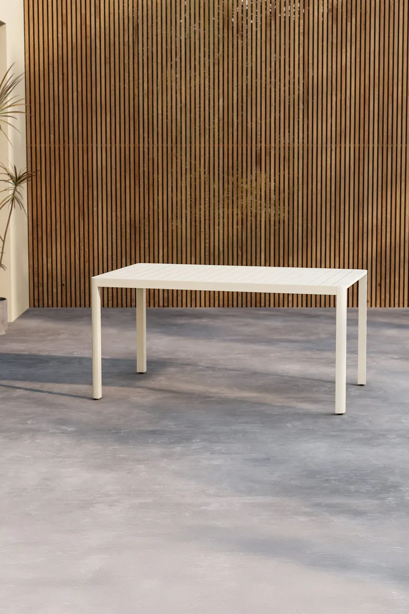 Giardini Gartentisch aus Aluminium mit gerippter Tischplatte in 150 × 85 cm, Beige, im Wohnraum, Ansicht 1