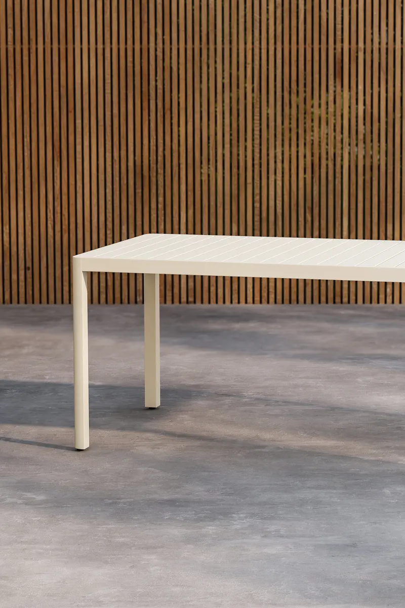 Giardini Gartentisch aus Aluminium mit gerippter Tischplatte in 150 × 85 cm, Beige, im Wohnraum, Ansicht 2