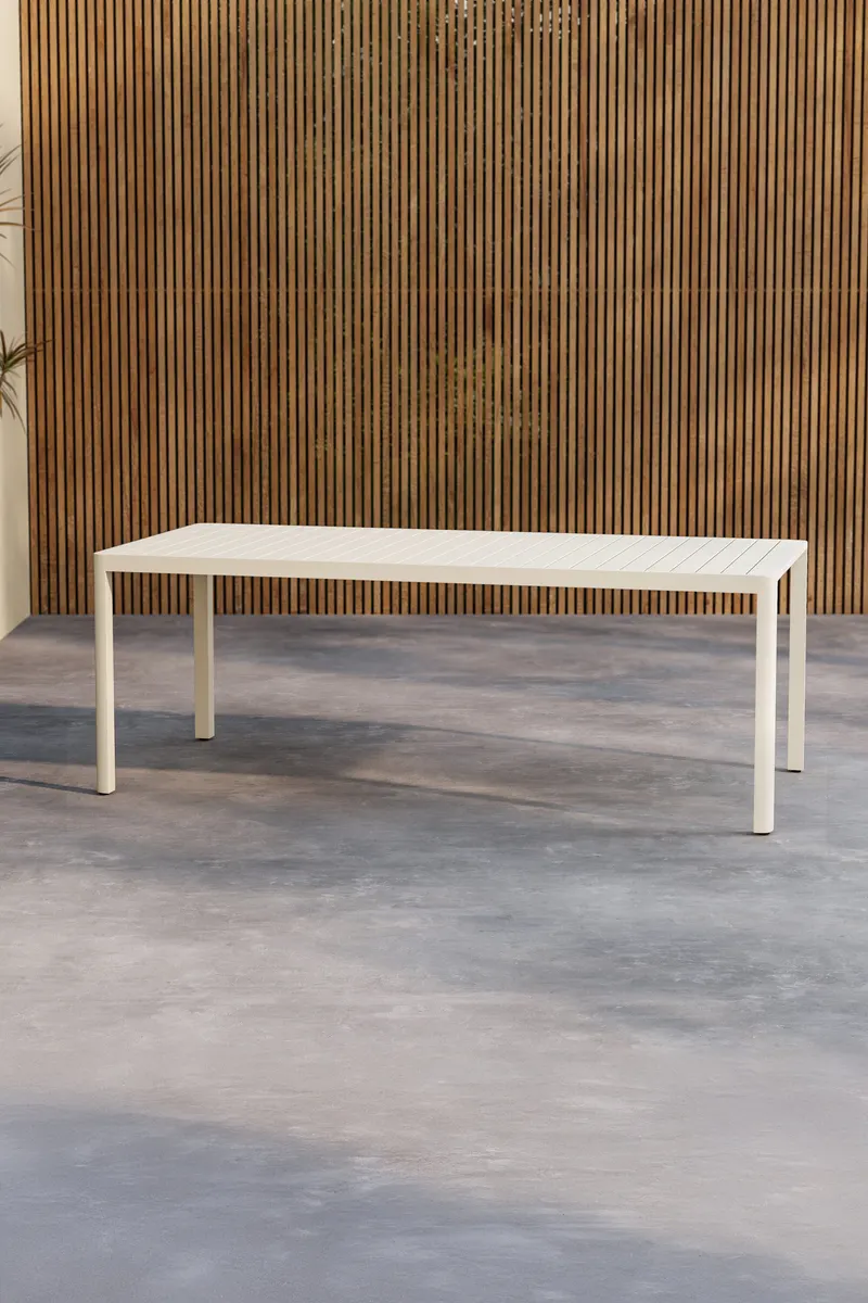 Giardini Gartentisch aus Aluminium mit gerippter Tischplatte in 200 × 90 cm, Beige, im Wohnraum, Ansicht 1