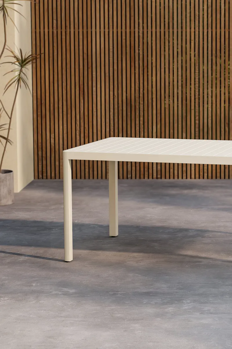 Giardini Gartentisch aus Aluminium mit gerippter Tischplatte in 200 × 90 cm, Beige, im Wohnraum, Ansicht 2