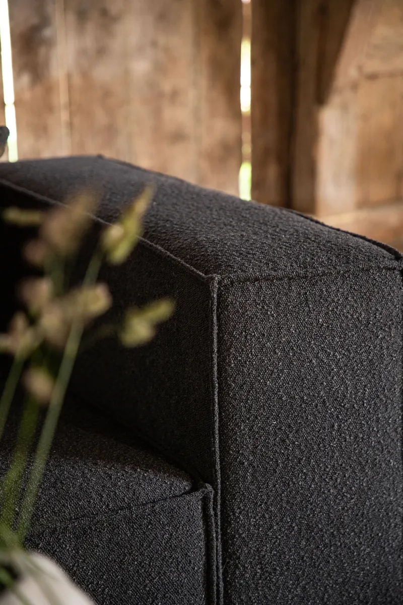 Gillholmen Sofa mit breiten Armlehnen und Kissen in Schwarz, Polyester, im Wohnraum, Ansicht 4