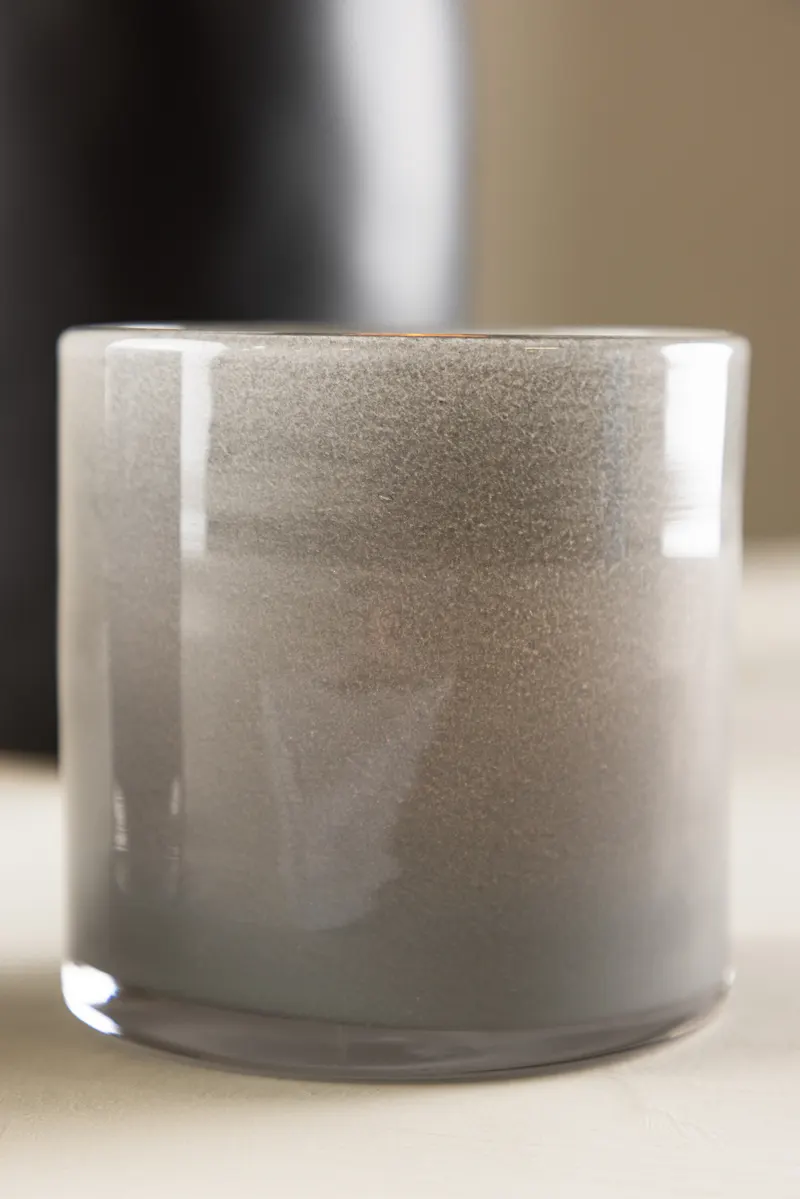 Glora zylindrisches Windlicht aus Glas in Ø 10 cm, Hellgrau, im Wohnraum, Ansicht 2
