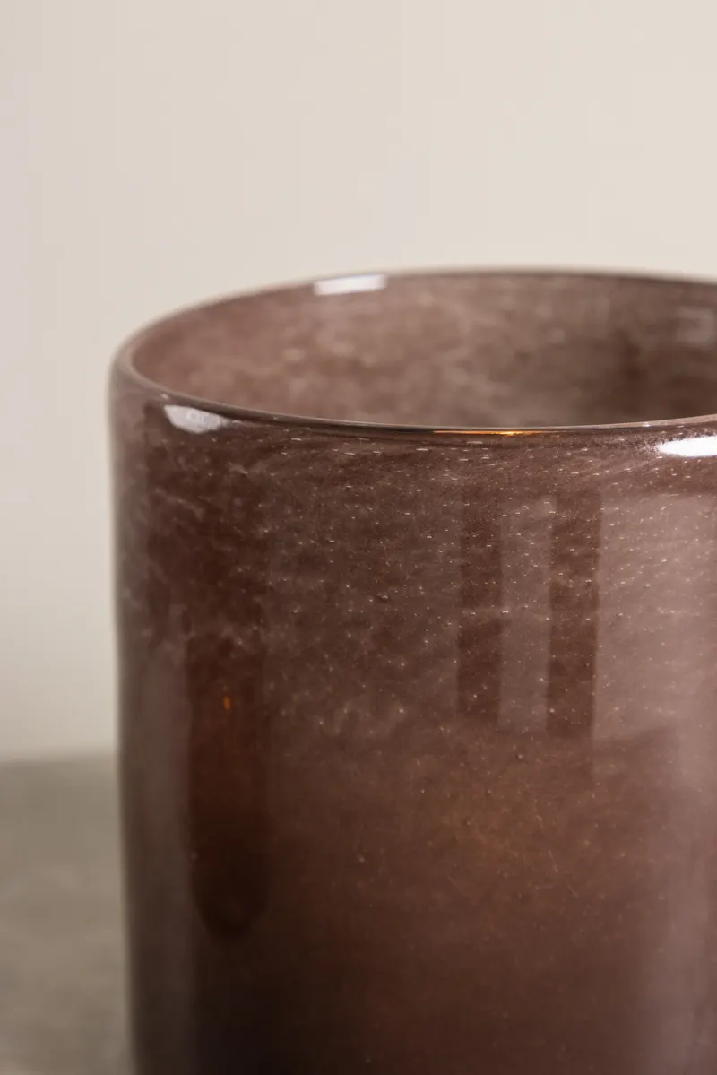 Glora zylindrisches Windlicht aus Glas in Ø 12 cm, Braun, im Wohnraum, Ansicht 3