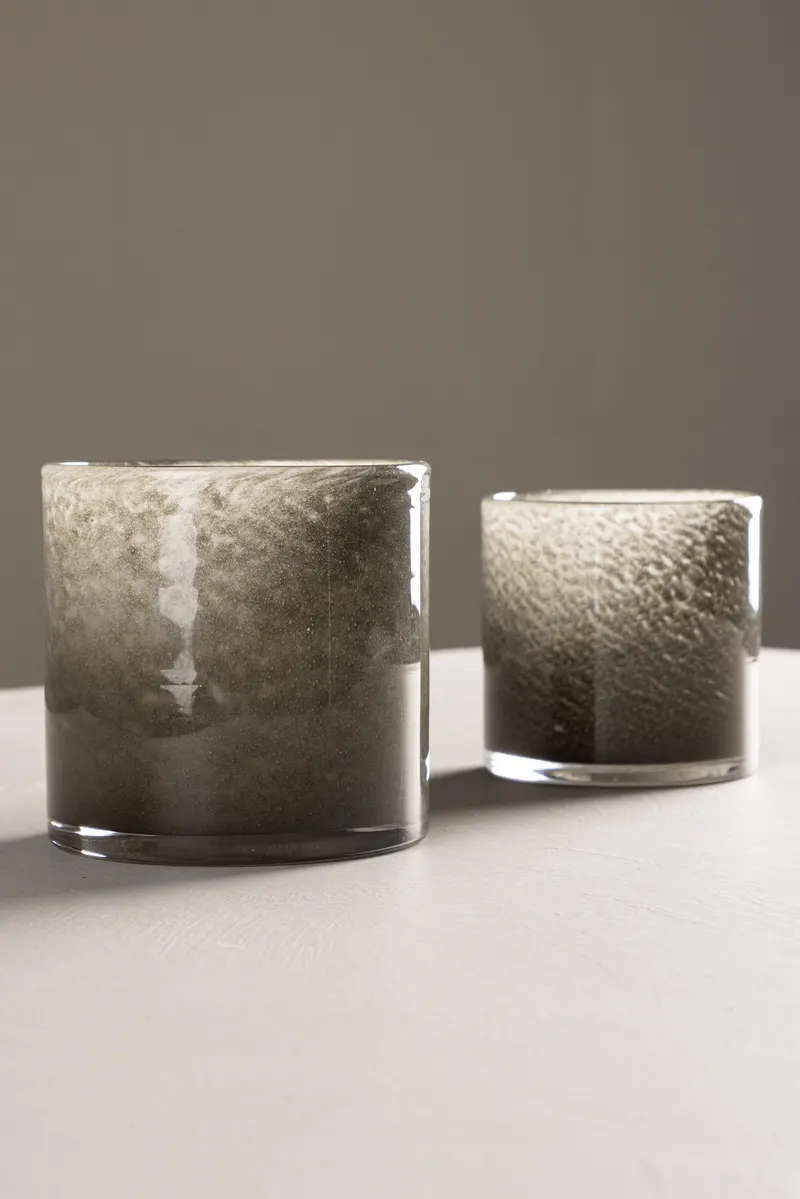 Glora zylindrisches Windlicht aus Glas in Ø 12 cm, Hellgrün, im Wohnraum, Ansicht 1