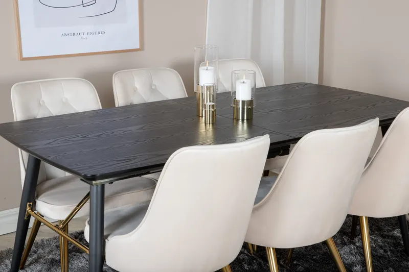 Gold & Velvet Deluxe Essgruppe mit ausziehbarem Esstisch und 6 Samtstühlen mit Knopfheftung in Beige, Gestell Messing gebürstet, im Wohnraum, Ansicht 4