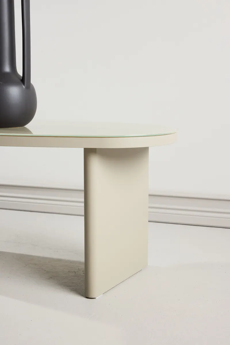 Grönvik Beistelltisch mit abgerundeter Platte in Beige, im Wohnraum, Ansicht 2
