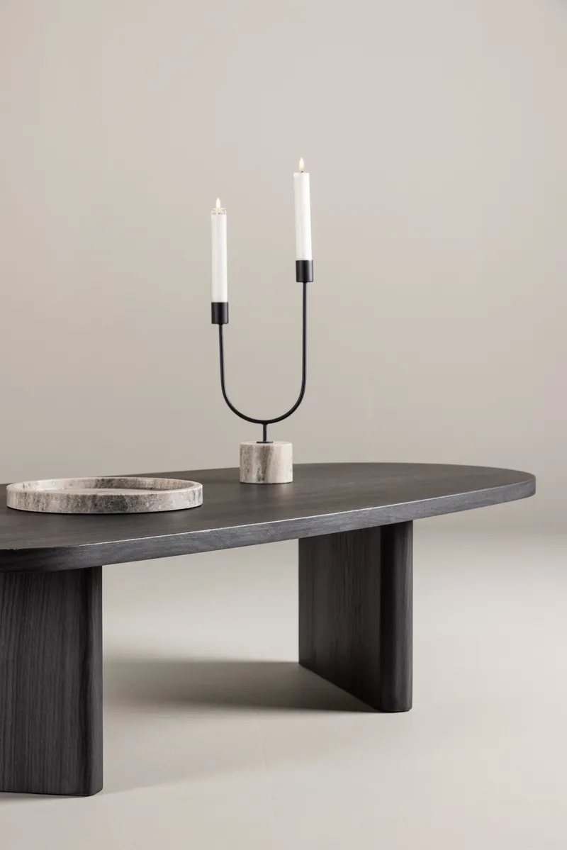 Grönvik Couchtisch mit gerundeter Platte auf zwei Wangen in 130 × 65 cm, Schwarz, im Wohnraum, Ansicht 2