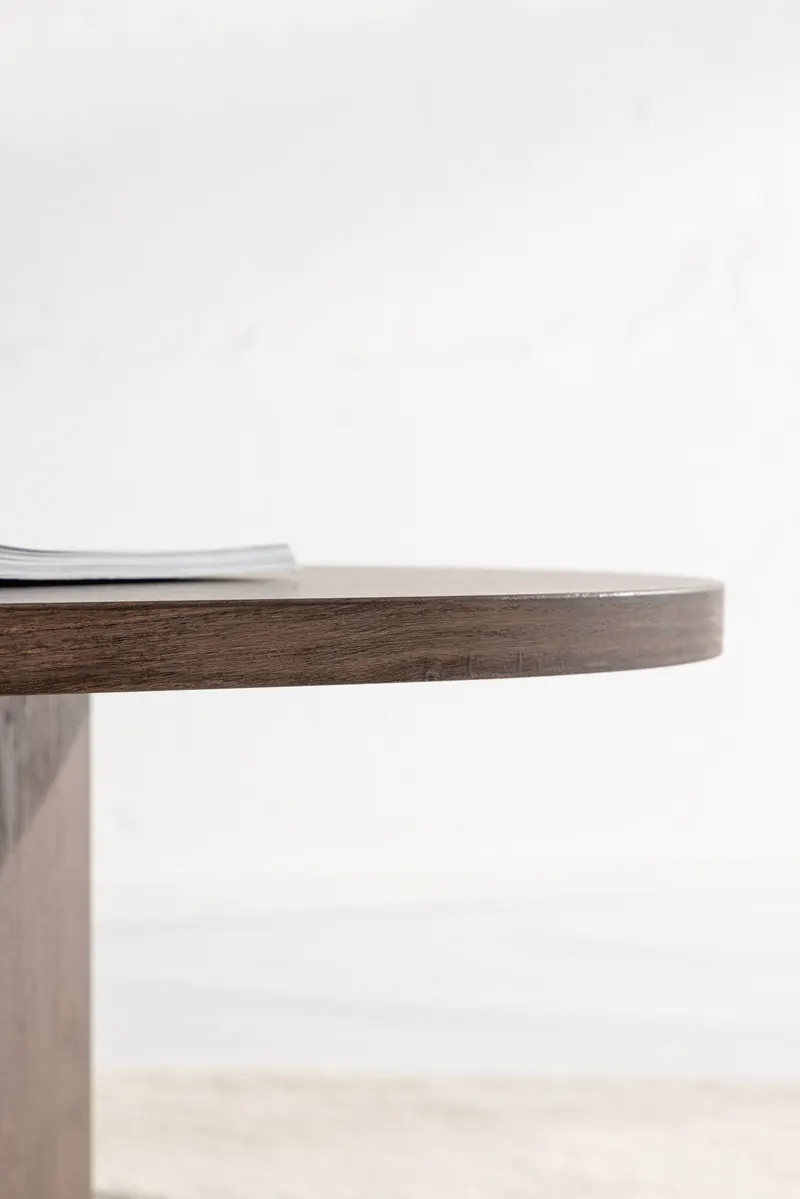 Grönvik Couchtisch mit gerundeter Platte auf zwei Wangen in 130 × 65 cm, Mokka, im Wohnraum, Ansicht 4