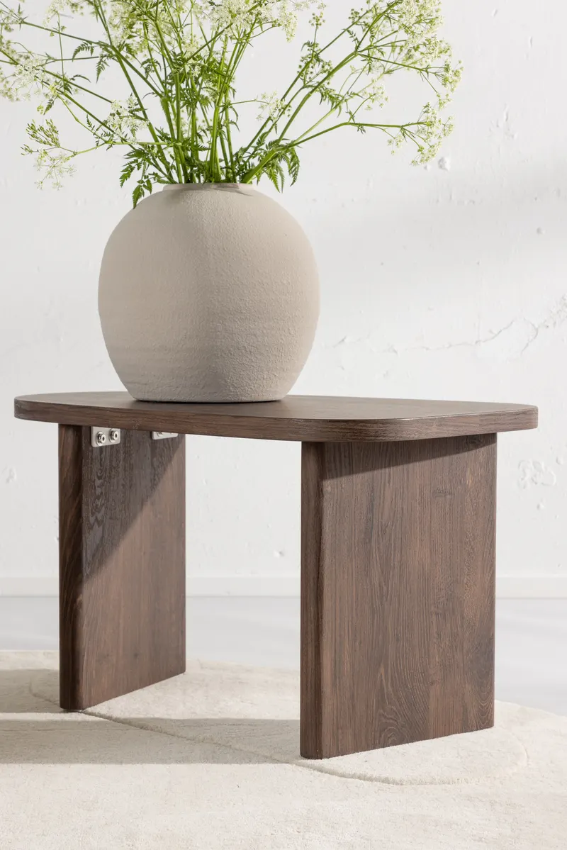 Grönvik Couchtisch mit gerundeter Platte auf zwei Wangen in 70 × 45 cm, Mokka, im Wohnraum, Ansicht 2