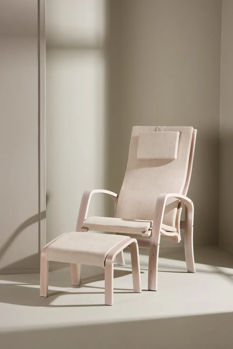 Grötö Sessel mit Fußhocker, im Wohnraum, Ansicht 1