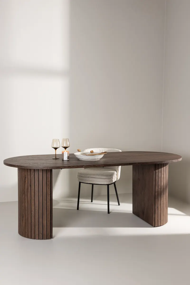 Härön ovaler Esstisch 200 × 90 cm, im Wohnraum, Ansicht 1