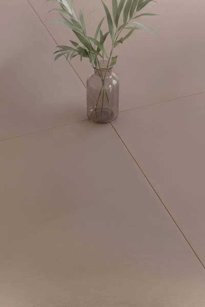 Härön runder Esstisch in Ø 180 cm, Braun, im Wohnraum, Ansicht 4