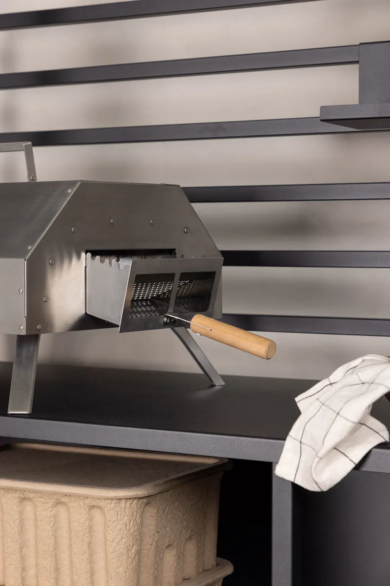 Hamnå Pizzaofen mit Kamin, im Wohnraum, Ansicht 4