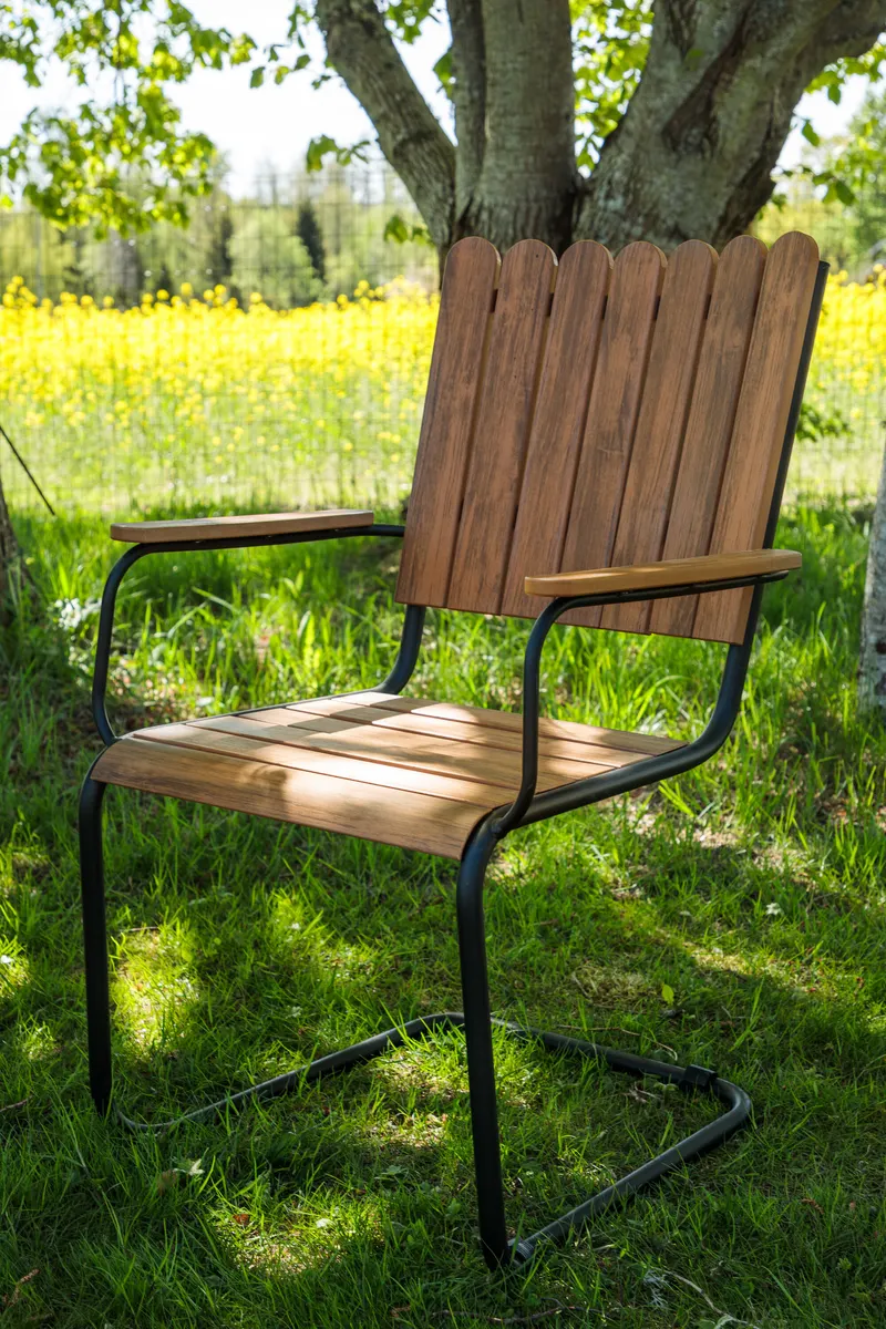 Holmsund rundes Gartenmöbel-Set mit 4 Stühlen in Table: Ø 103 Chair: D: 57 H: 90 W: 60 cm, Natur, Gestell Schwarz, im Wohnraum, Ansicht 4