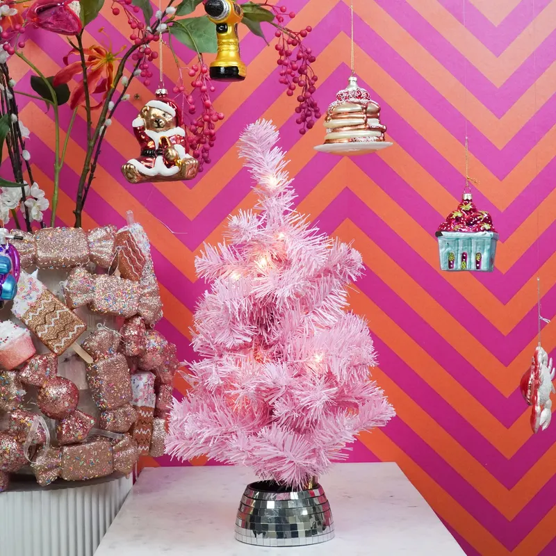 Künstlicher Weihnachtsbaum aus Polystyrol mit LED-Licht von Housevitamin in Rosa, 50 cm, Ansicht 3
