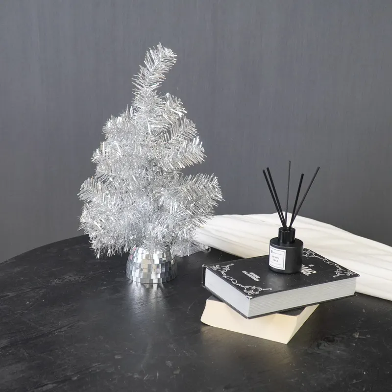 Künstlicher Weihnachtsbaum aus Polystyrol mit LED-Licht von Housevitamin in Silberfarben, 50 cm, Ansicht 3