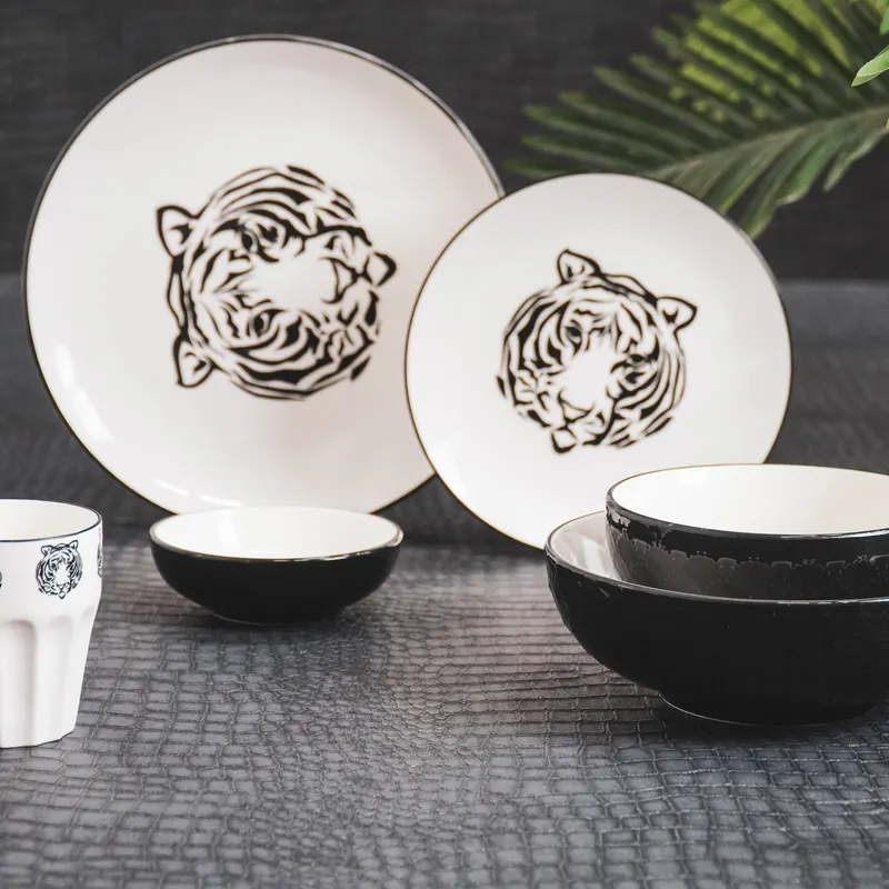 Tiger-Schale aus Porzellan mit schwarzem Rand von Housevitamin in Weiß mit schwarzem Rand, Ø 20 cm, Ansicht 6