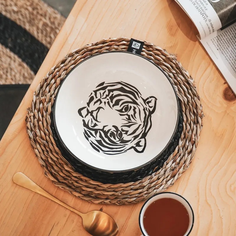Tiger-Schale aus Porzellan mit schwarzem Rand von Housevitamin in Weiß mit schwarzem Rand, Ø 15 cm, Ansicht 6