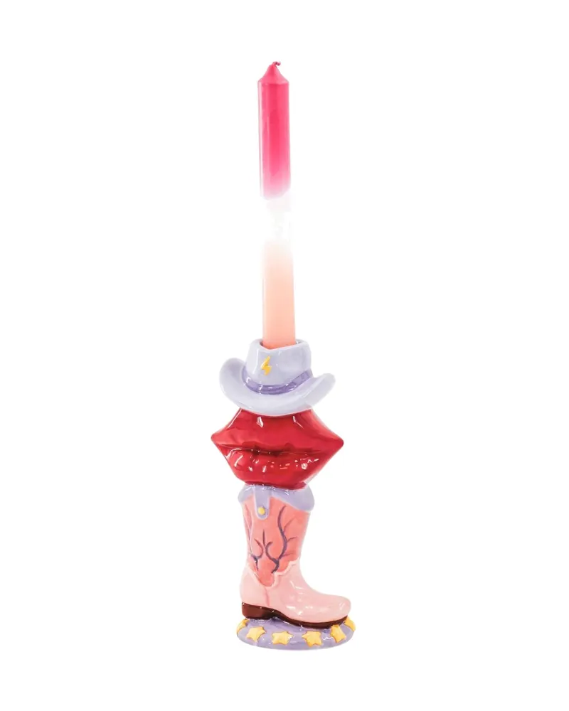 Kerzenhalter aus Keramik mit Western-Motiv aus Stiefel, Lippen und Hut von Housevitamin in Pink, Rot und Flieder, 10 × 8 × 20 cm, Ansicht 3