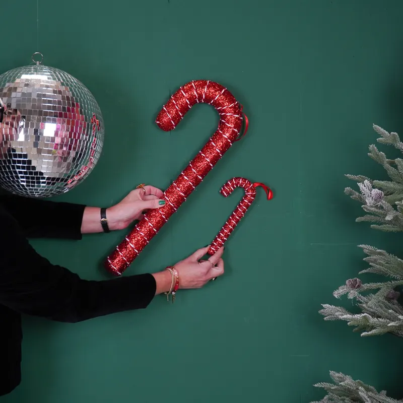 Weihnachtsanhänger Zuckerstange aus Schaumstoff und Stoff von Housevitamin in Rot, 21 cm, Ansicht 4