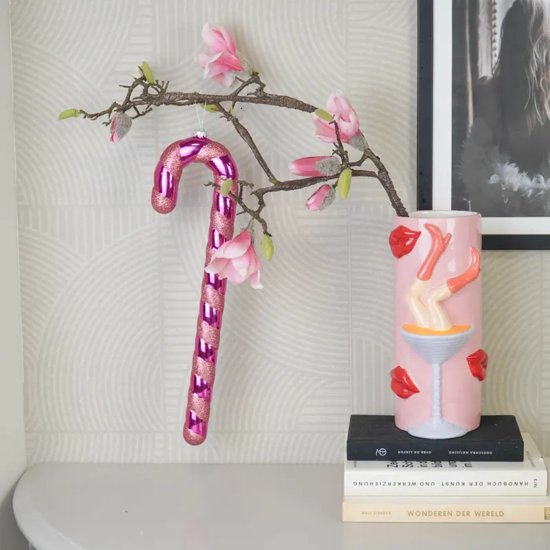 Weihnachtsanhänger in Zuckerstangenform aus Kunststoff von Housevitamin in Rot und Rosa, Ansicht 5