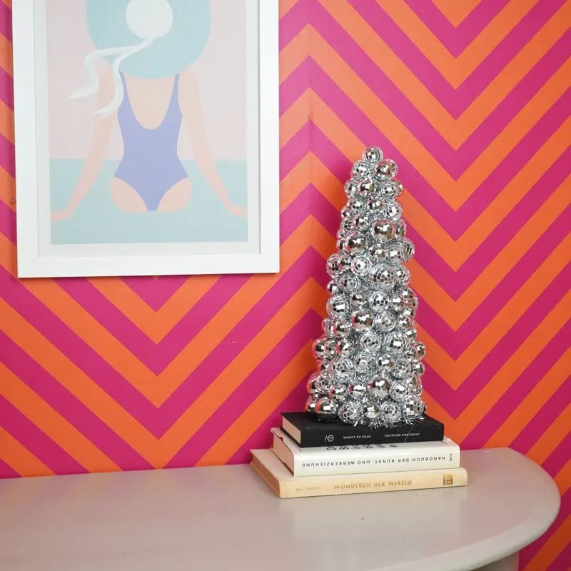 Disco-Weihnachtsbaum aus Kunststoff in Silber von Housevitamin in Silber, 20 × 19 × 42 cm, Ansicht 4