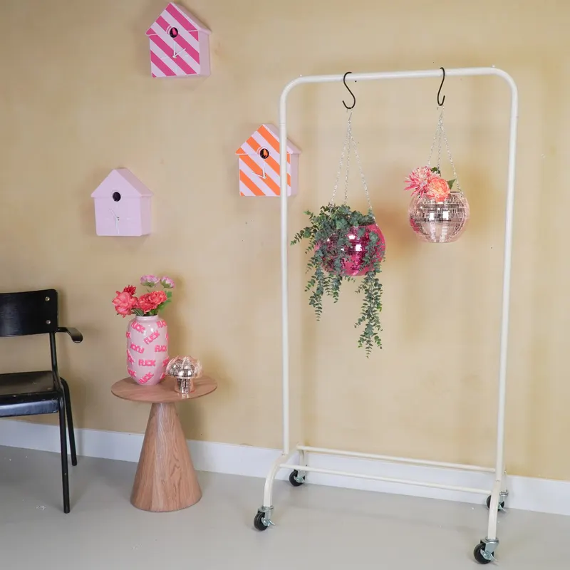 Mobiler Garderobenständer aus Metall in Sand von Housevitamin in Sand, 80 × 40 × 155 cm, Ansicht 3