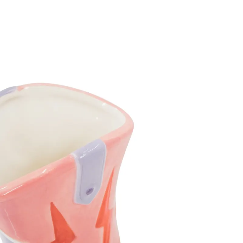 Keramikvase in Stiefelform für Blumen von Housevitamin in Pink / Flieder, 16,5 × 10,5 × 26,5 cm, Ansicht 4