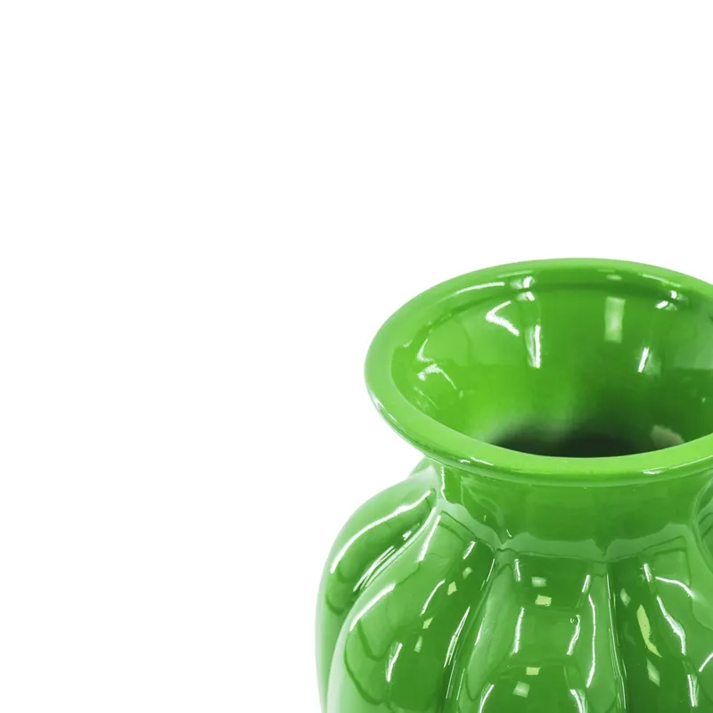 Plissierte Keramikvase für Blumen und Zweige von Housevitamin in Grün, 16,5 × 16,5 × 29,5 cm, Ansicht 4