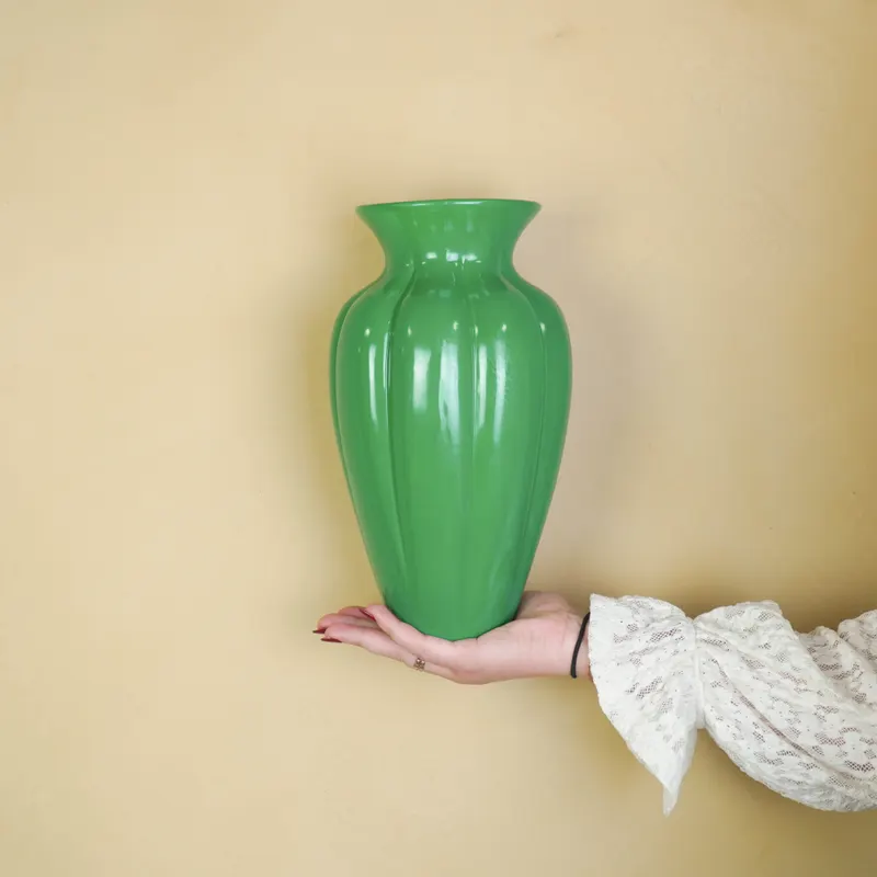Plissierte Keramikvase für Blumen und Zweige von Housevitamin in Grün, 16,5 × 16,5 × 29,5 cm, Ansicht 5