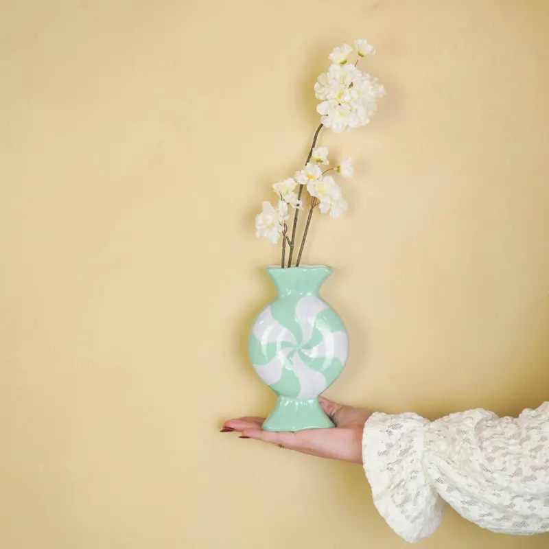 Keramikvase Toffee Candy mit bunten Wirbelstreifen von Housevitamin in Flieder/Mint, 12 × 6,5 × 20 cm, Ansicht 4