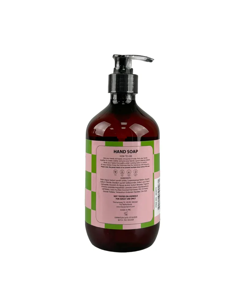 Vegane Handseife mit Gurkenduft und Pumpflasche von Housevitamin in Braun mit schwarzer Pumpe, Ansicht 3