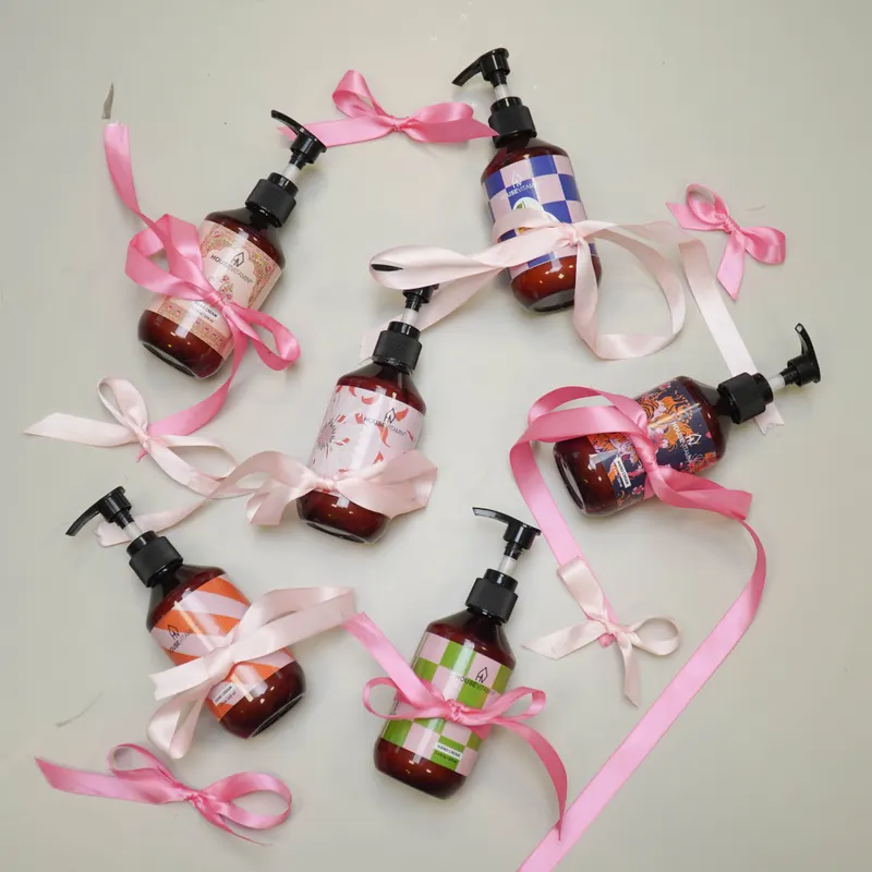 Vegane Handseife mit Pumpflasche und Zitrus-Kräuterduft von Housevitamin in Braun und Schwarz, 7 × 7 × 21 cm, Ansicht 5