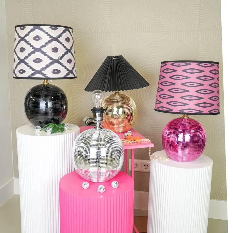 Disco-Tischlampe aus Glas mit Spiegelplättchen von Housevitamin in Schwarz, 20 × 20 × 20 cm, Ansicht 7