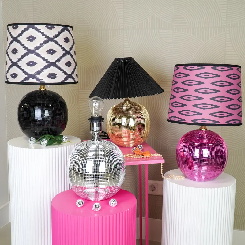 Disco-Tischlampe aus Glas mit Spiegelplättchen von Housevitamin in Pink, 20 × 20 × 20 cm, Ansicht 7