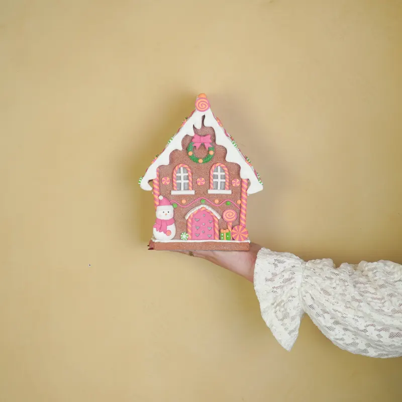 LED-Weihnachtshäuser aus Polyresin in Candy-Optik von Housevitamin in Braun/Rosa, 8,5 × 13 × 23,5 cm, Ansicht 3