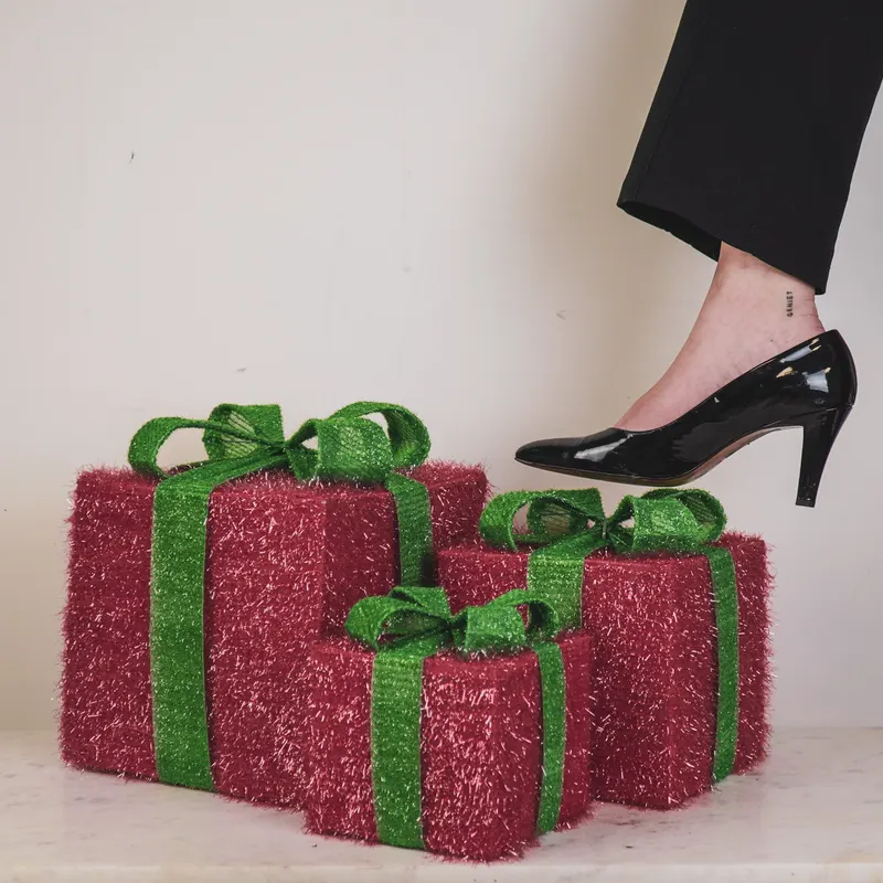 LED-Weihnachtsgeschenkboxen aus Polystyrol, 3er-Set von Housevitamin in Rosa/Grün, 15, 20 und 25 cm, Ansicht 4
