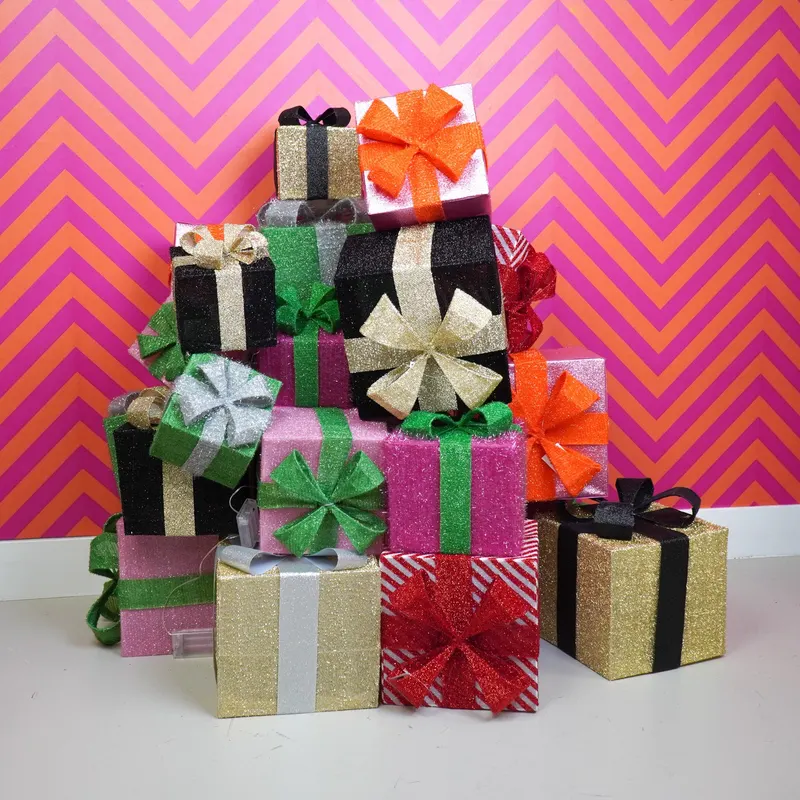 LED-Weihnachtsgeschenkboxen aus Polystyrol, 3er-Set von Housevitamin in Rosa/Grün, 15, 20 und 25 cm, Ansicht 7