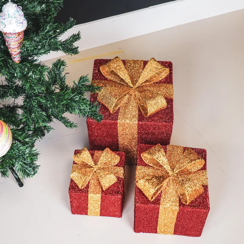 LED-Weihnachtsgeschenkboxen aus Polystyrol, 3er-Set von Housevitamin in Rot/Goldfarben, 15, 20 und 25 cm, Ansicht 3