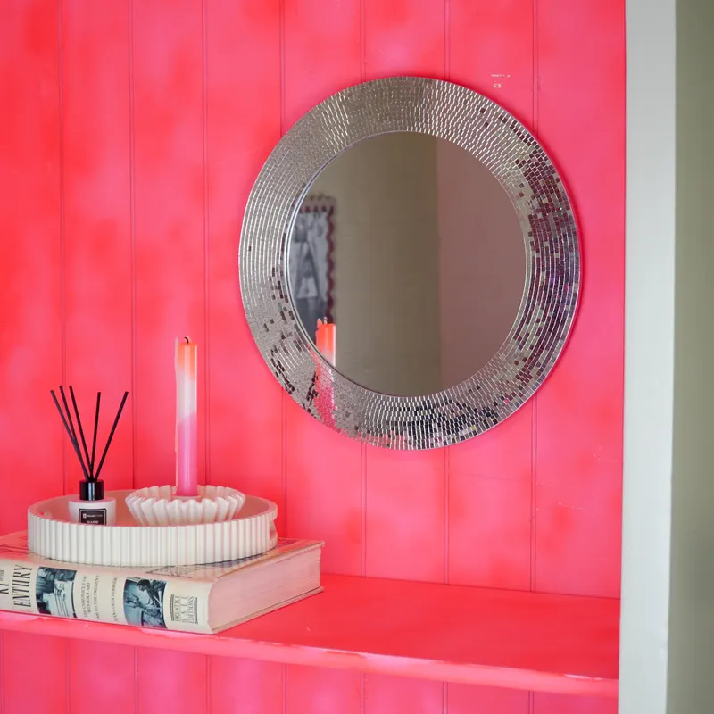 Runder Disco-Wandspiegel aus Glas mit Spiegelkachel-Rand von Housevitamin in Silberfarben, 40 × 1 × 40 cm, Ansicht 2