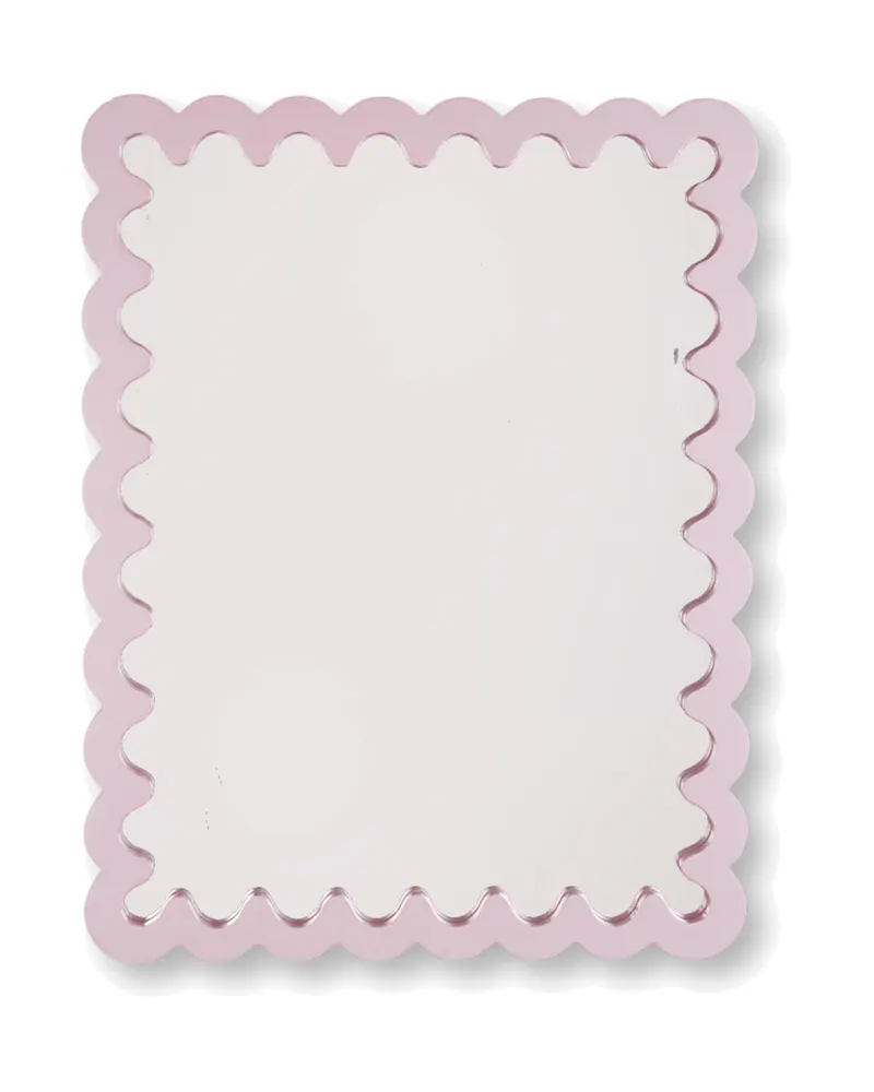 Wandspiegel Wavey mit Wellenkante aus MDF von Housevitamin in Hellrosa, 33 × 43 × 1,5 cm, Ansicht 1