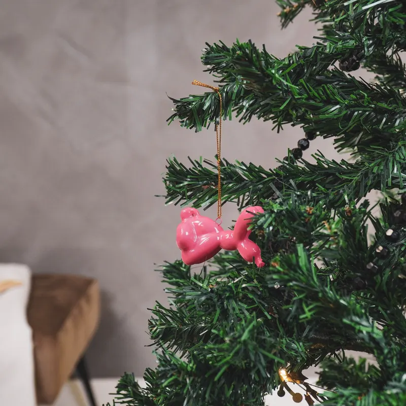 Ballonhund-Weihnachtsanhänger aus Keramik von Housevitamin in rosa, Ansicht 2