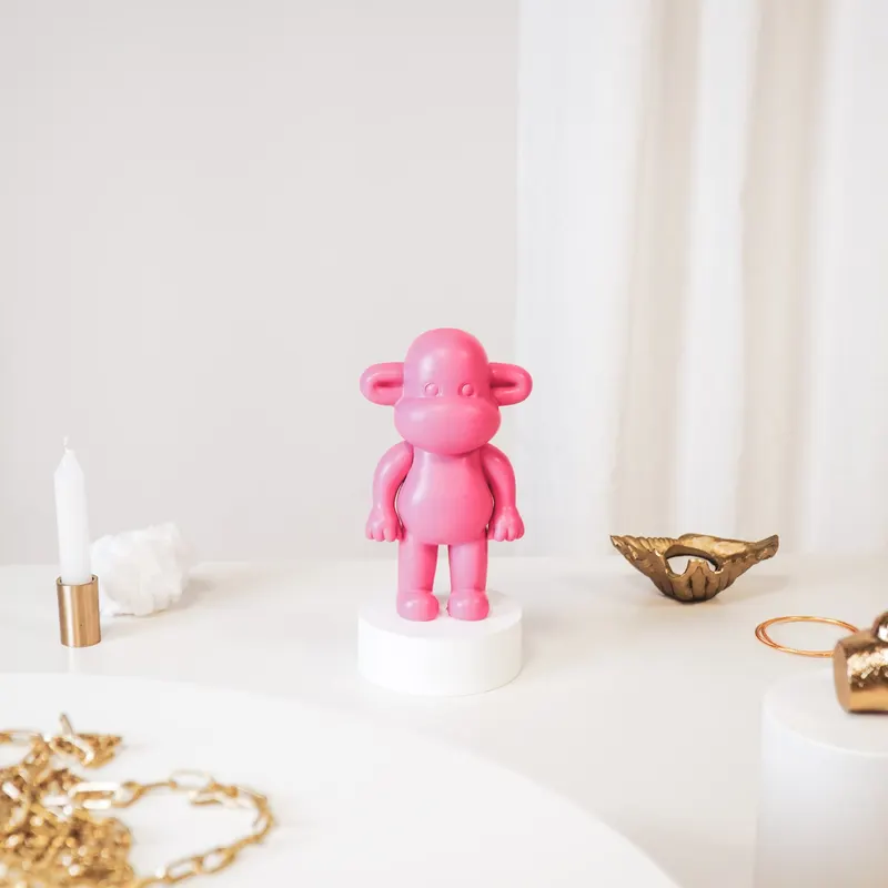 Dekofigur „The Legend“, Affe aus Polyresin von Housevitamin in Rosa, 11 × 7 × 19 cm, Ansicht 4