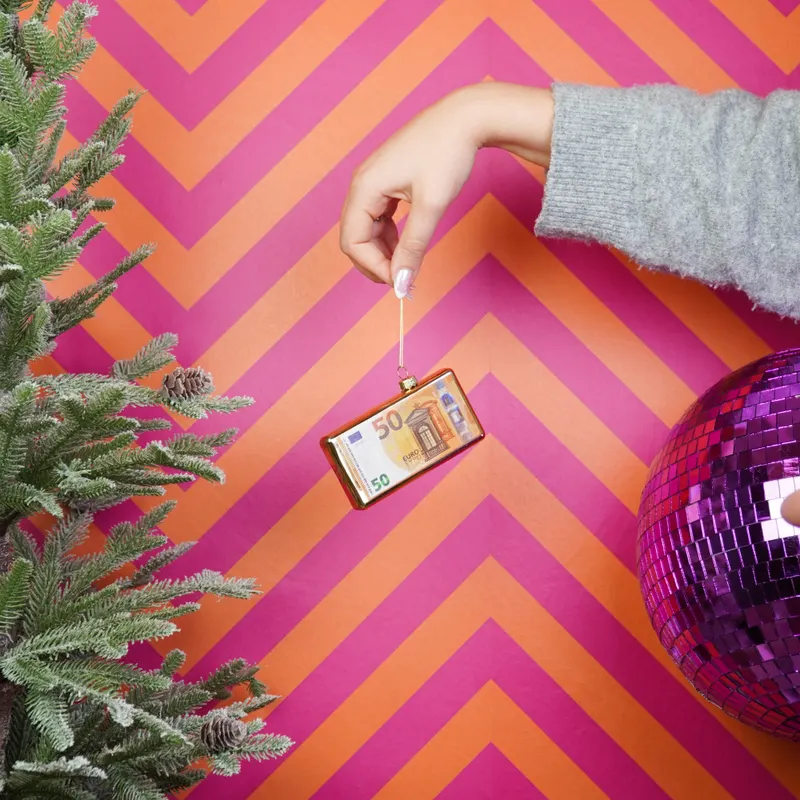 Weihnachtsanhänger im 50-Euro-Schein-Motiv aus Glas, 2er-Set von Housevitamin, Ansicht 3